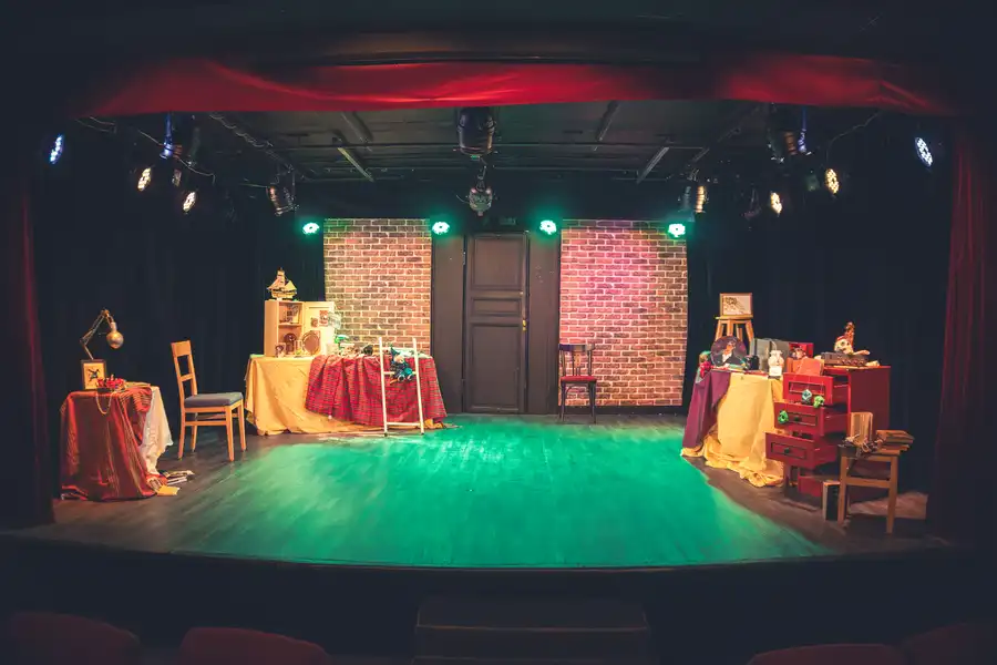 Décor de La Pierre de Khezer — vue d'ensemble de la scène